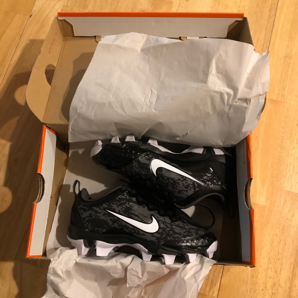 NEW in box Nike Hyperdiamond Keystone youth cleats
